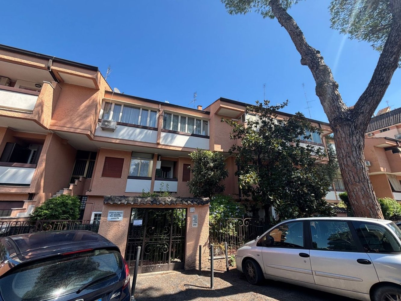 1 bedroom Duplex in Rome, Italy No. 371498