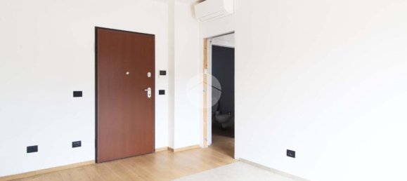 Квартира с 3 комнатами в Альба Адриатика, Италия № 287724 4