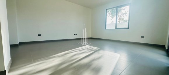 Moradia em banda T3 em Yas Island, UAE N.º 39168 8