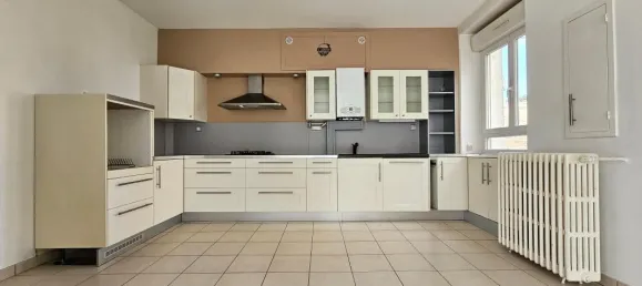 3 Schlafzimmer Haus in Saint-Etienne, France, Nr. 351091 6