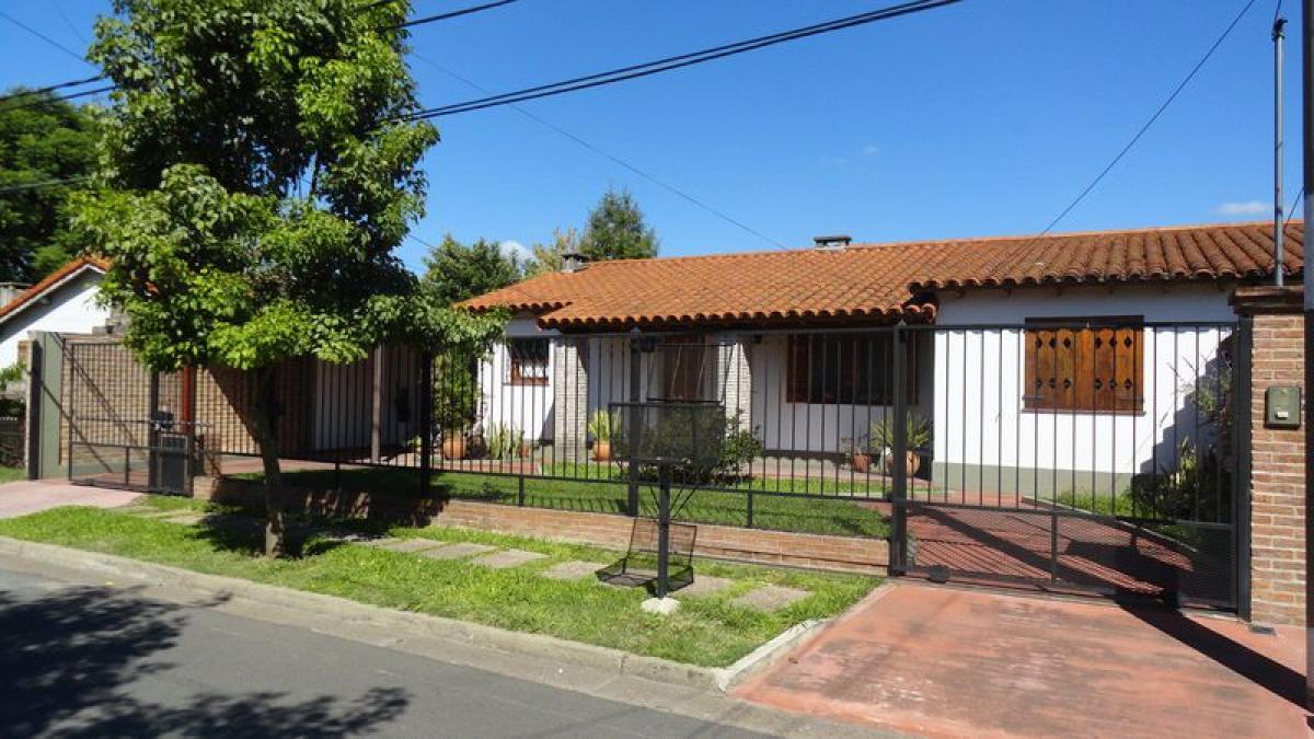3 bedrooms House in Bermudez, Argentina No. 62921