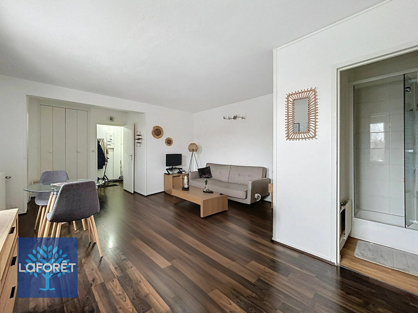 Estudio en Evry, France No. 167614