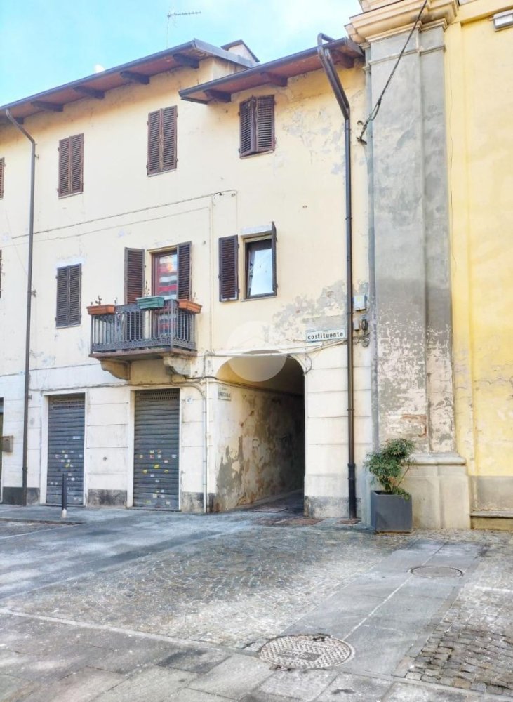 2-salle Appartement à Borgaro Torinese, Italy No. 305253