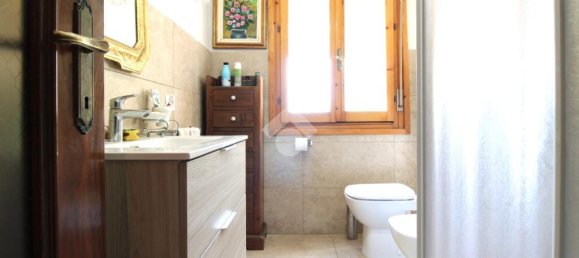 4 bedrooms Villa in Castelnuovo Rangone, Italy No. 257868 8