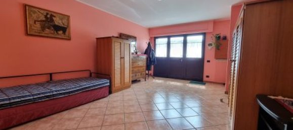 3 bedrooms Villa in Catanzaro, Italy No. 183667 8