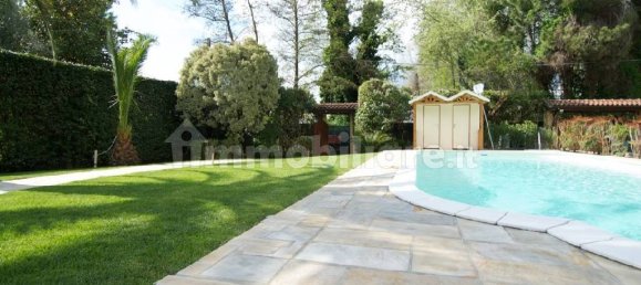 5 bedrooms Villa in Forte dei Marmi, Italy No. 188615 15