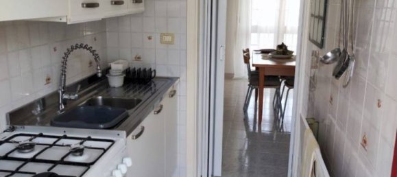 Apartamento de 3 dormitorios en Ugento, Italy No. 74082 13