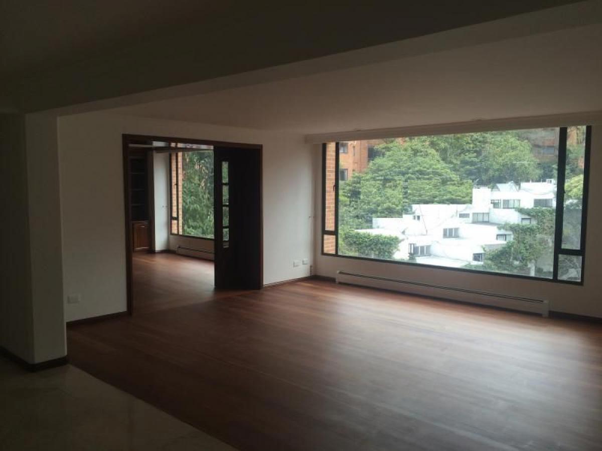 3 bedrooms House in Bogota, Colombia No. 13639