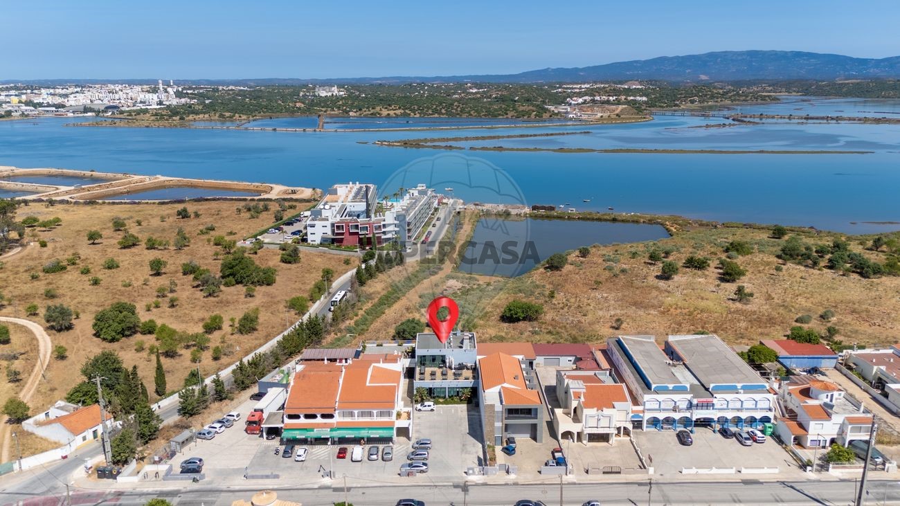212m² Commercial property in Lagoa, Portugal No. 233959