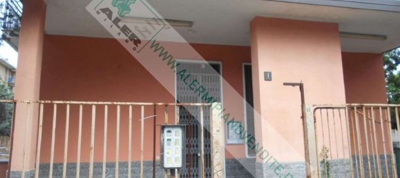 2 bedrooms Apartment in Milan, Italy No. 373140 3