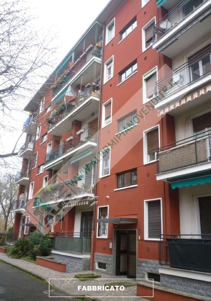 2 bedrooms Apartment in Milan, Italy No. 373140