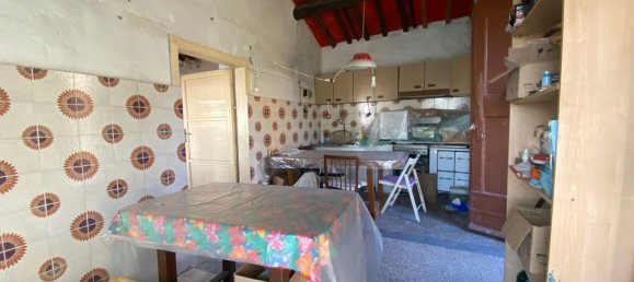 5 rooms Apartment in Barberino di Mugello, Italy No. 84779 4