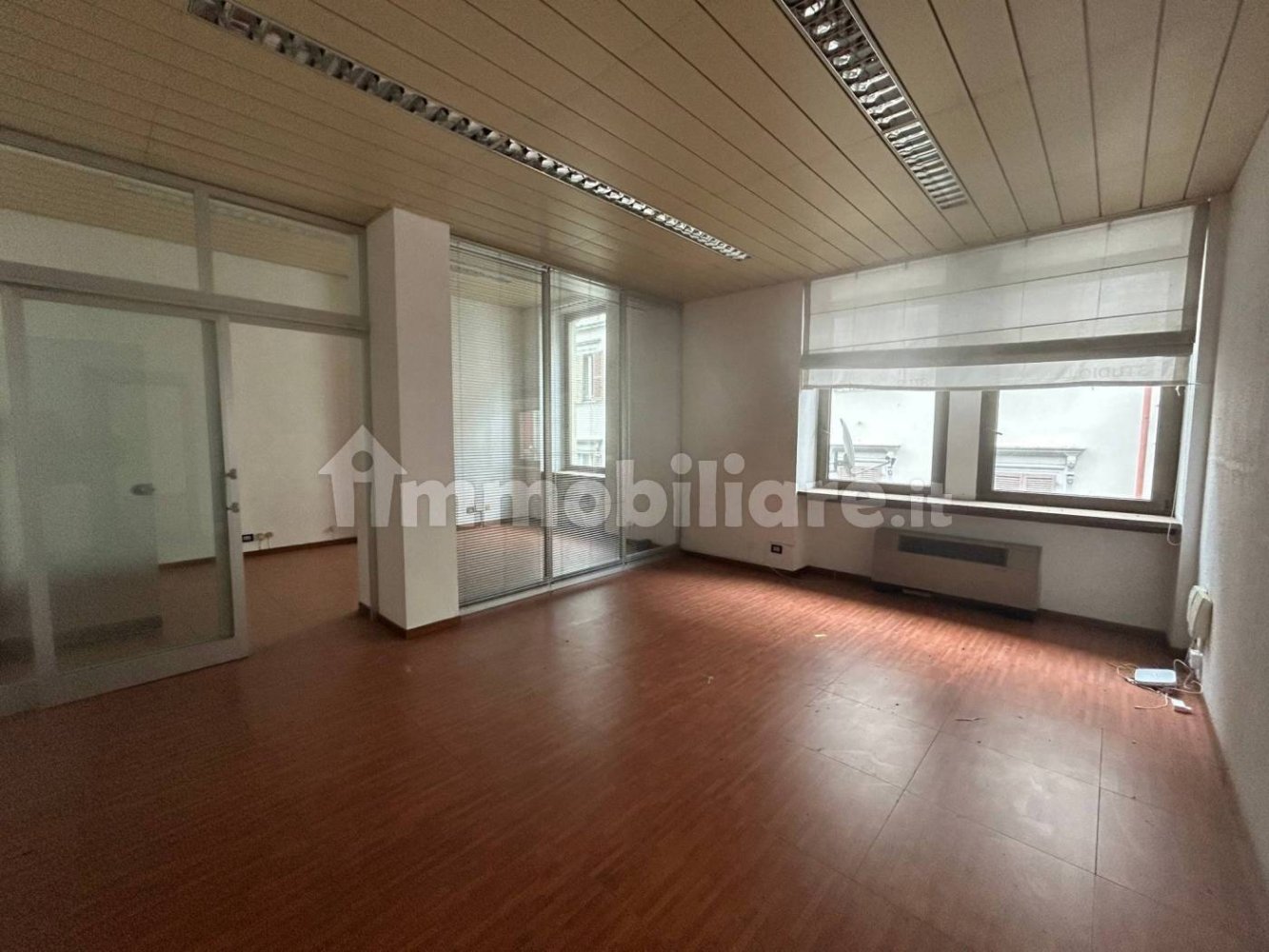 Escritório de 2 divisões em Alessandria, Italy N.º 70727