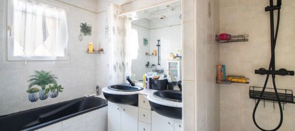 3 bedrooms Villa in Narrosse, France No. 291911 5