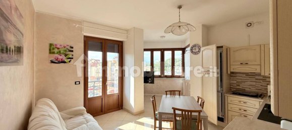 Apartamento de 2 dormitorios en Nichelino, Italy No. 336995 2
