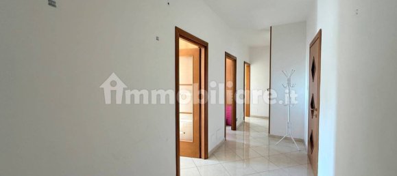 Apartamento de 2 dormitorios en Nichelino, Italy No. 336995 10