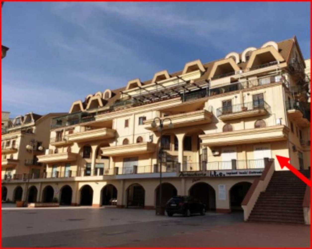 Oficina en Enna, Italy 307 m² No. 305320