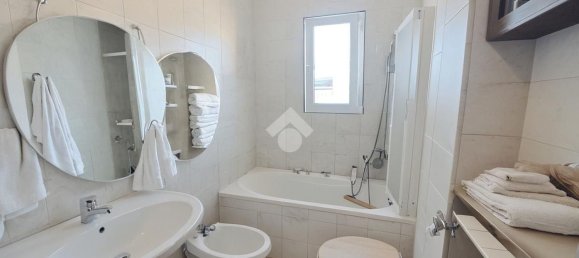 Квартира с 3 спальнями в Барлетта, Италия № 350764 24