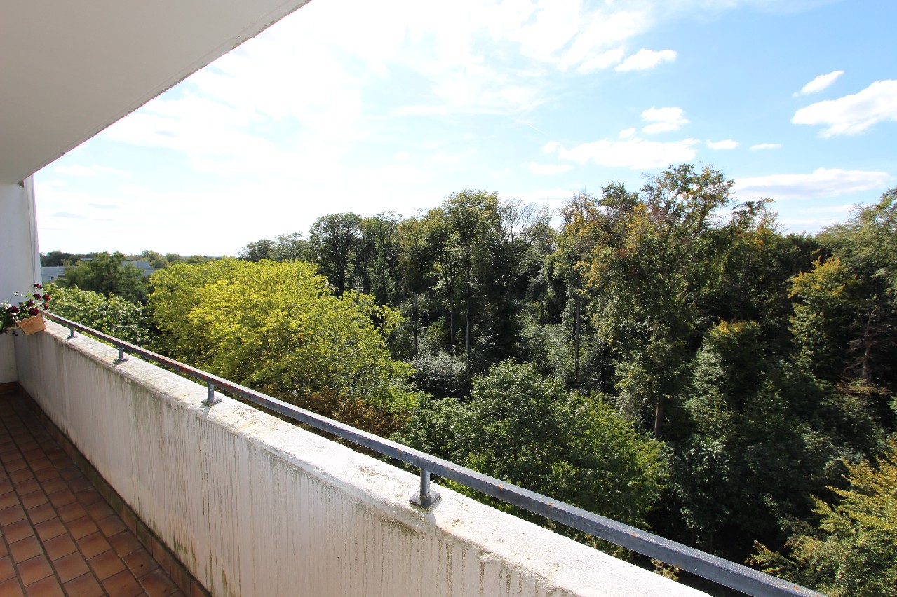 Apartamento de 4 habitaciónes en Offenbach am Main, Germany No. 32931