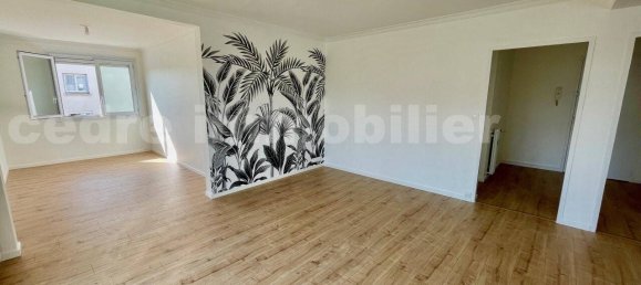 2 bedrooms Apartment in Orleans, France No. 65220 4