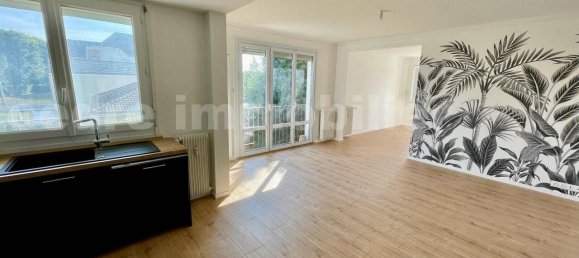 2 bedrooms Apartment in Orleans, France No. 65220 3