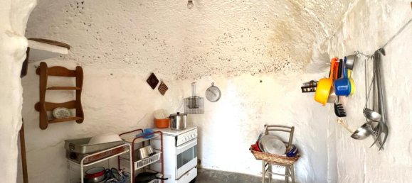 5 bedrooms House in Ceglie Messapica, Italy No. 153387 9