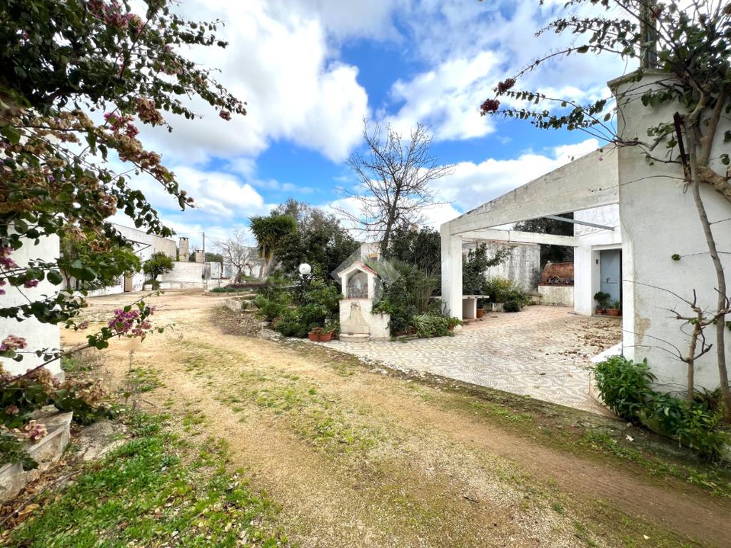 5 bedrooms House in Ceglie Messapica, Italy No. 153387