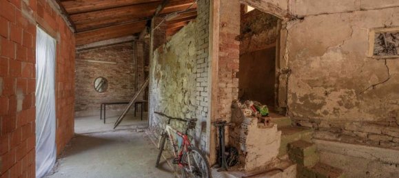 4 bedrooms House in Turin, Italy No. 363188 5