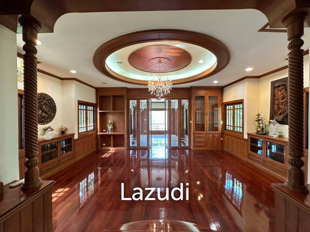 5 bedrooms Cafe / restaurant in Sattahip, Thailand No. 19696