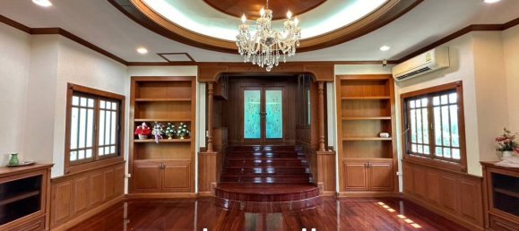 5 bedrooms Cafe / restaurant in Sattahip, Thailand No. 19696 2