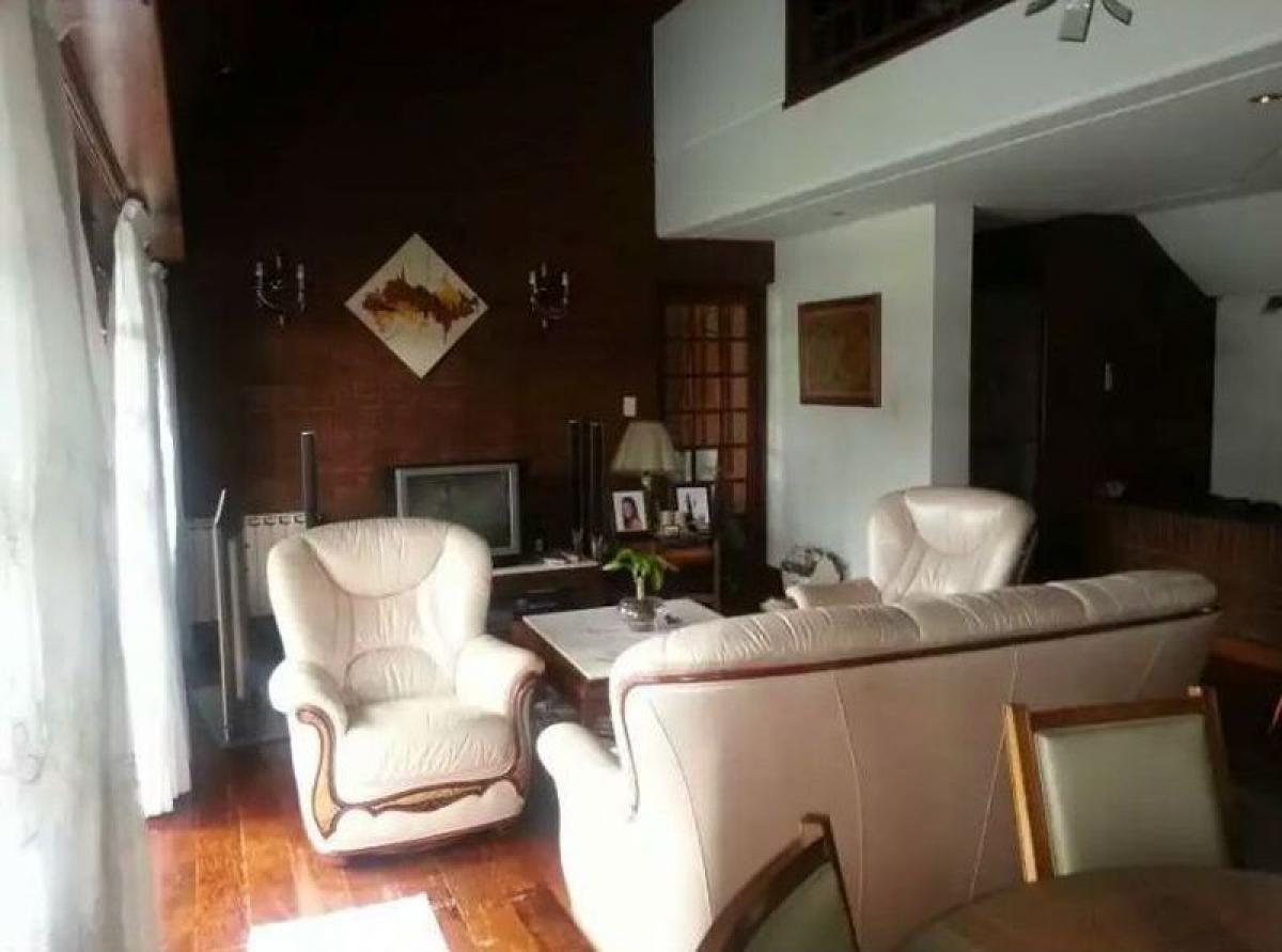 4 bedrooms House in Mar del Plata, Argentina No. 84799