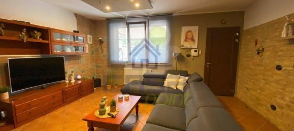 Дом с 4 комнатами в Брешелло, Италия № 151649 4