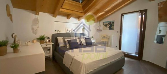 Дом с 4 комнатами в Брешелло, Италия № 151649 12