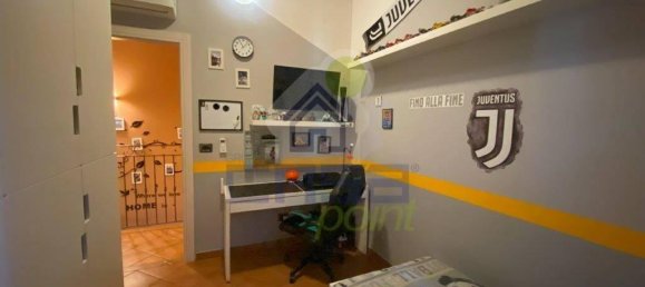 Дом с 4 комнатами в Брешелло, Италия № 151649 20