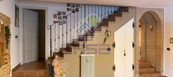 Дом с 4 комнатами в Брешелло, Италия № 151649 3