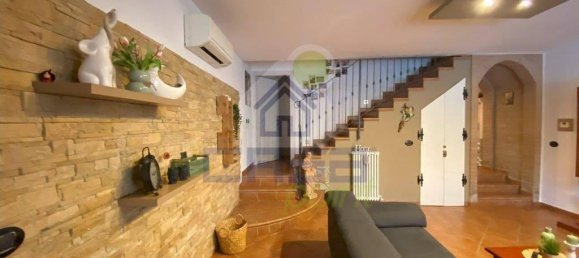 Дом с 4 комнатами в Брешелло, Италия № 151649 2