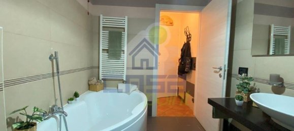 Дом с 4 комнатами в Брешелло, Италия № 151649 10