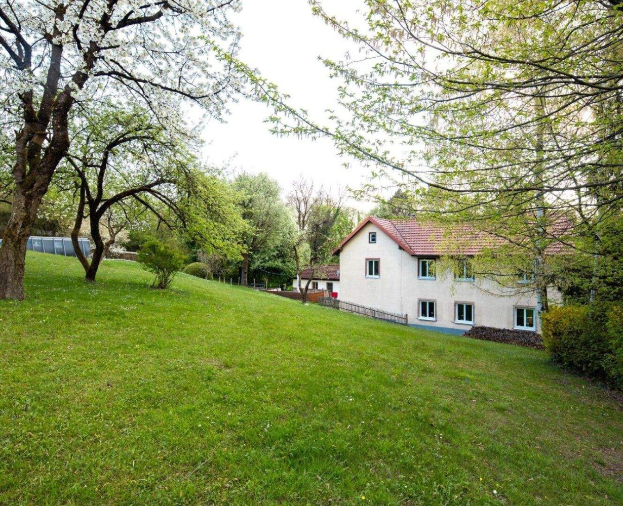 Casa de 4 habitaciónes en Linz, Austria No. 126320