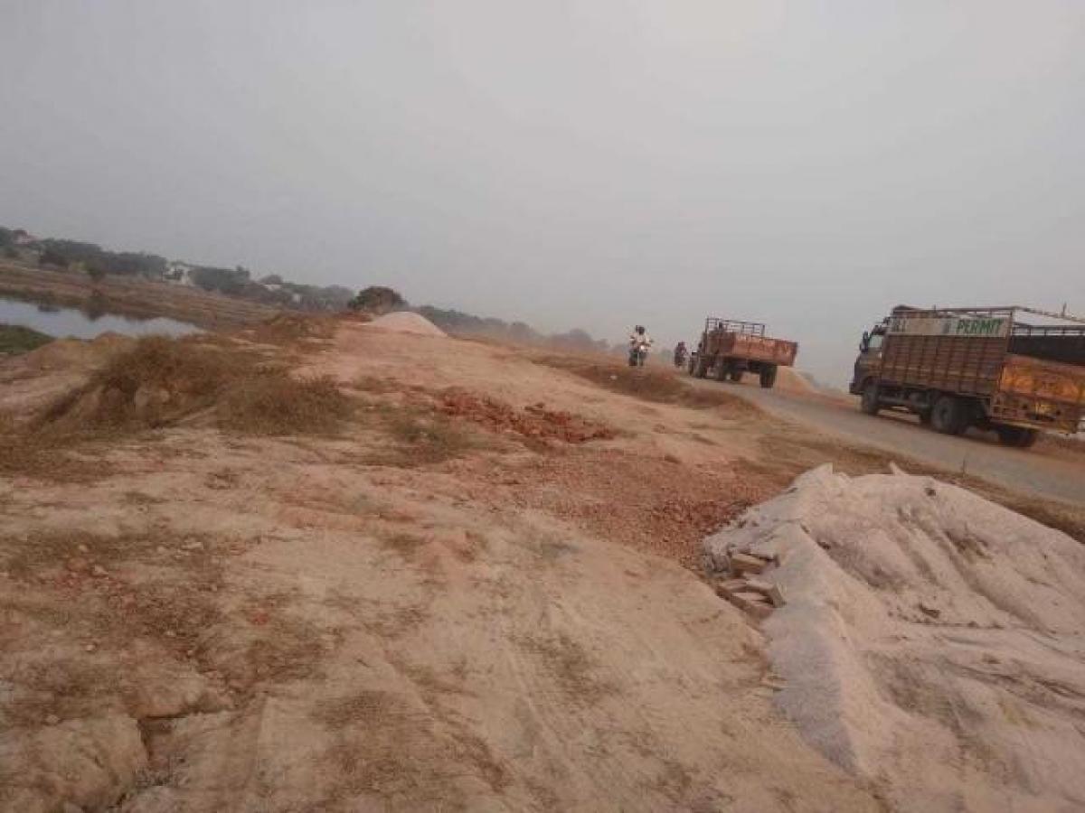 Terreno em Noida, India N.º 65457