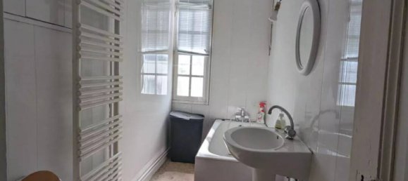 Gewerbliche Immobilie in Cinq-Mars-la-Pile, France 139m², Nr. 231430 4