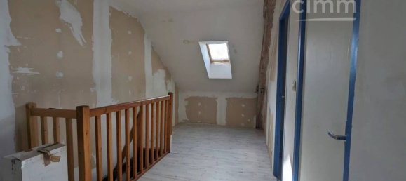 Gewerbliche Immobilie in Cinq-Mars-la-Pile, France 139m², Nr. 231430 3