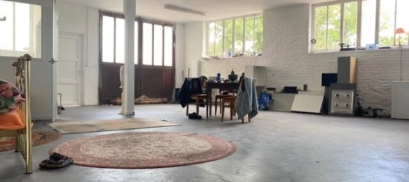 Edificio de 1 habitación en Louvroil, France No. 94022 29