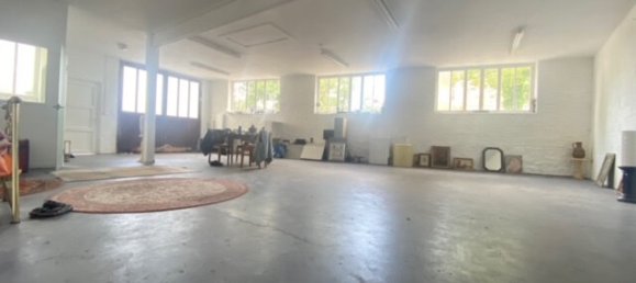 Edificio de 1 habitación en Louvroil, France No. 94022 28