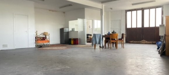 Edificio de 1 habitación en Louvroil, France No. 94022 7