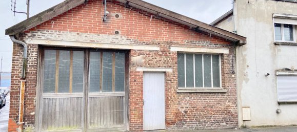 Edificio de 1 habitación en Louvroil, France No. 94022 39