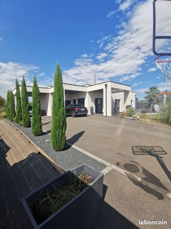 3 bedrooms Villa in Loire, France No. 317101