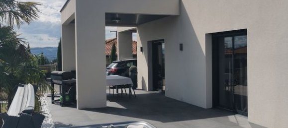 3 bedrooms Villa in Loire, France No. 317101 2