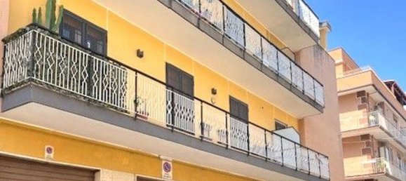 Apartamento de 4 dormitorios en Modugno, Italy No. 315329 3