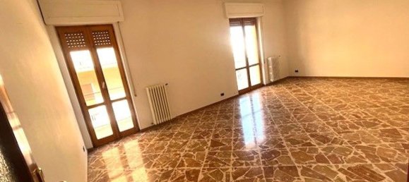 Apartamento de 4 dormitorios en Modugno, Italy No. 315329 4
