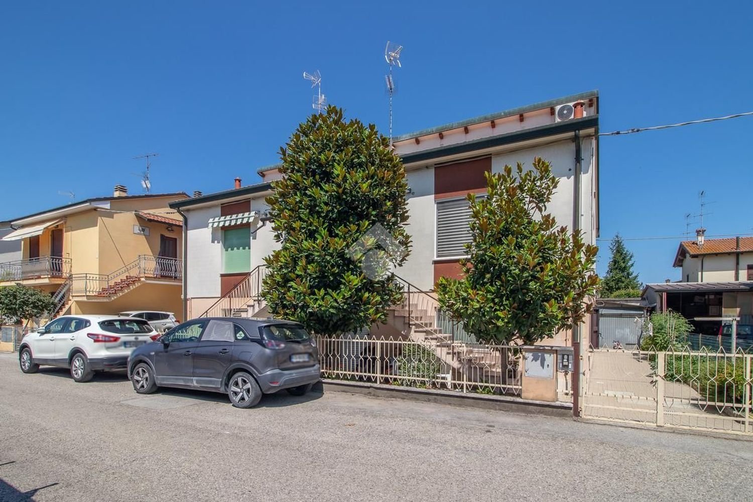 10 rooms Apartment in Ravenna, Italy No. 285214